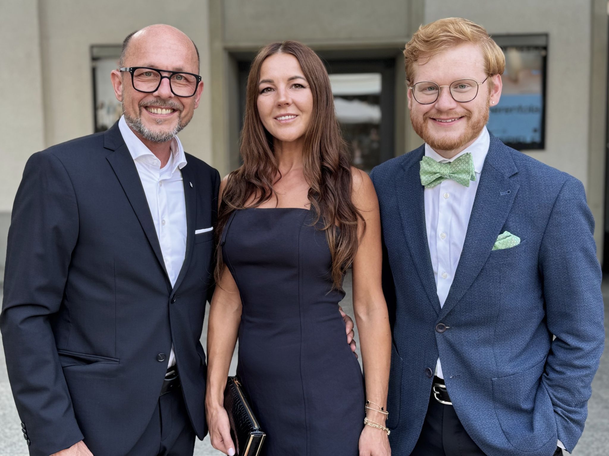 Bürgermeister Michael Ritsch, Elena Lazarchuk und Dramaturg Florian Amort.