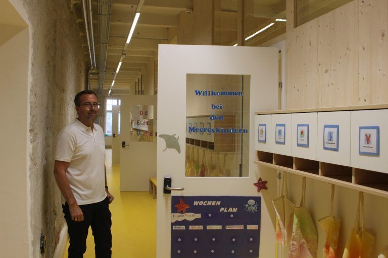 Saubere Sache – Kindi in der Seifenfabrik: Markus Kirschner: „Willkommen bei den Meereskindern.“
