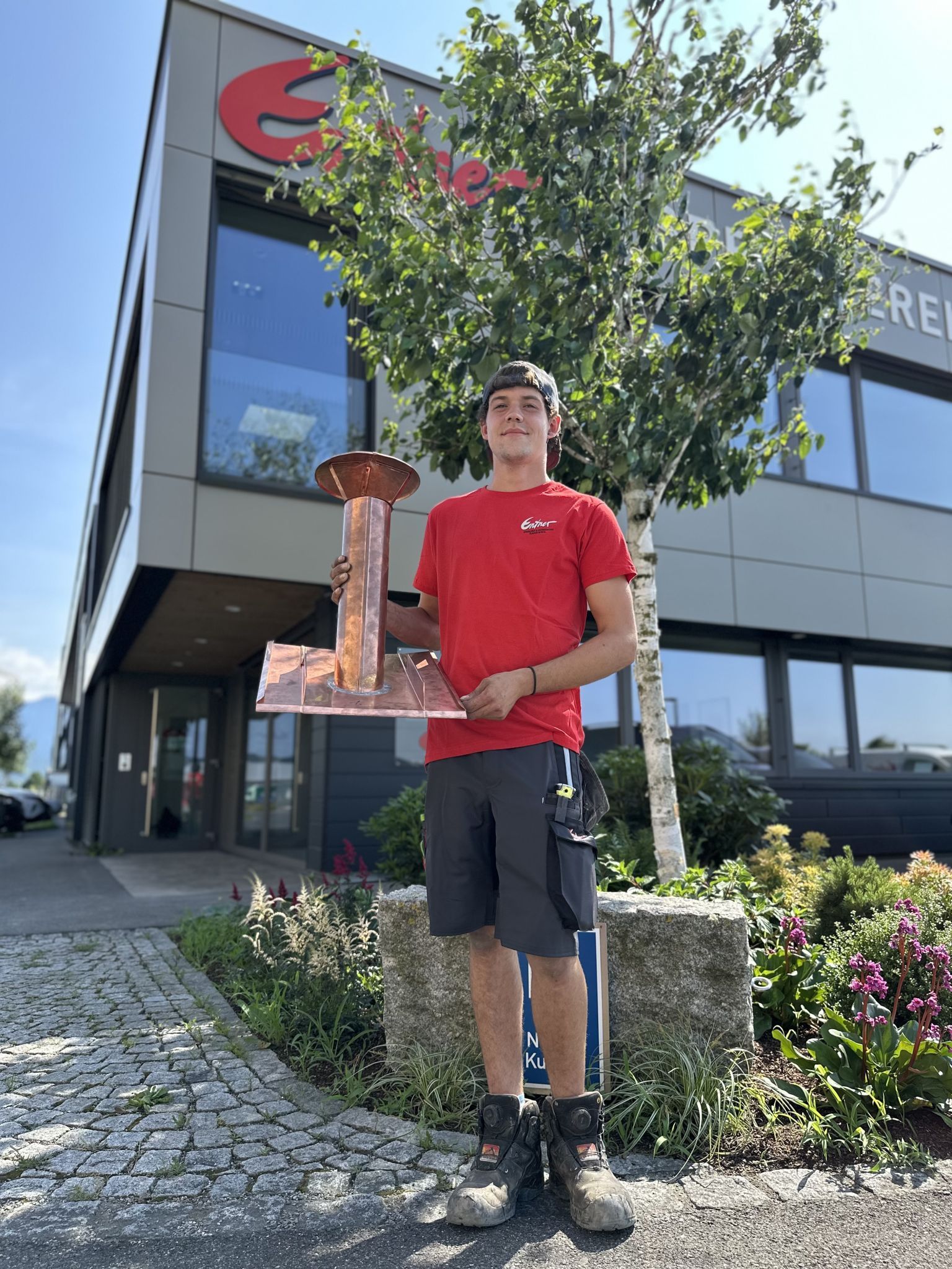 Vor dem Lehrlingsbetrieb: Amatus Lins freut sich riesig.