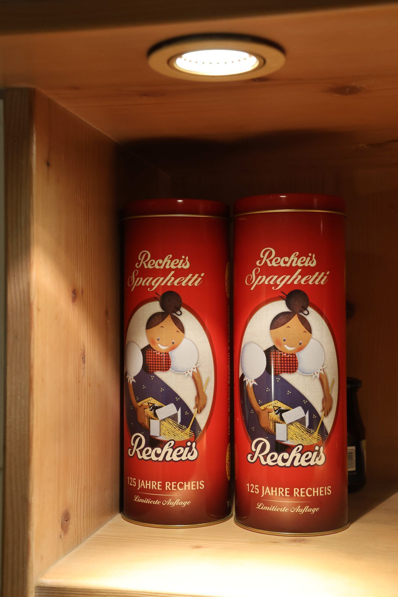 Alte Spaghettidosen.