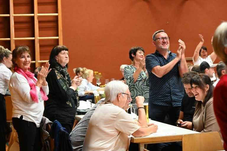 Ein Haus der Gastfreundschaft und Begegnung: Tolle Stimmung bei den Feierlichkeiten.