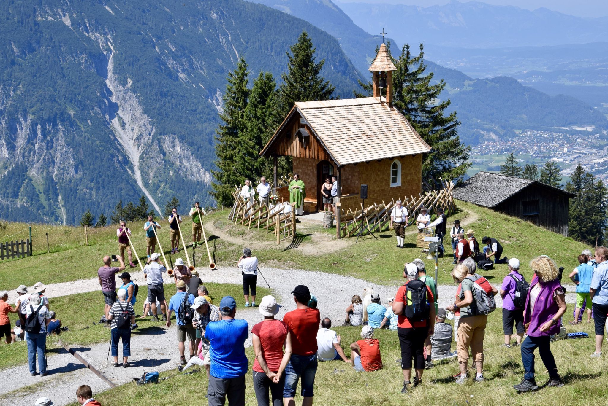 Die Kapelle Rellseck am Bartholomäberg befindet sich auf ungefähr 1500 Metern Seehöhe (Bild vom August 2020).