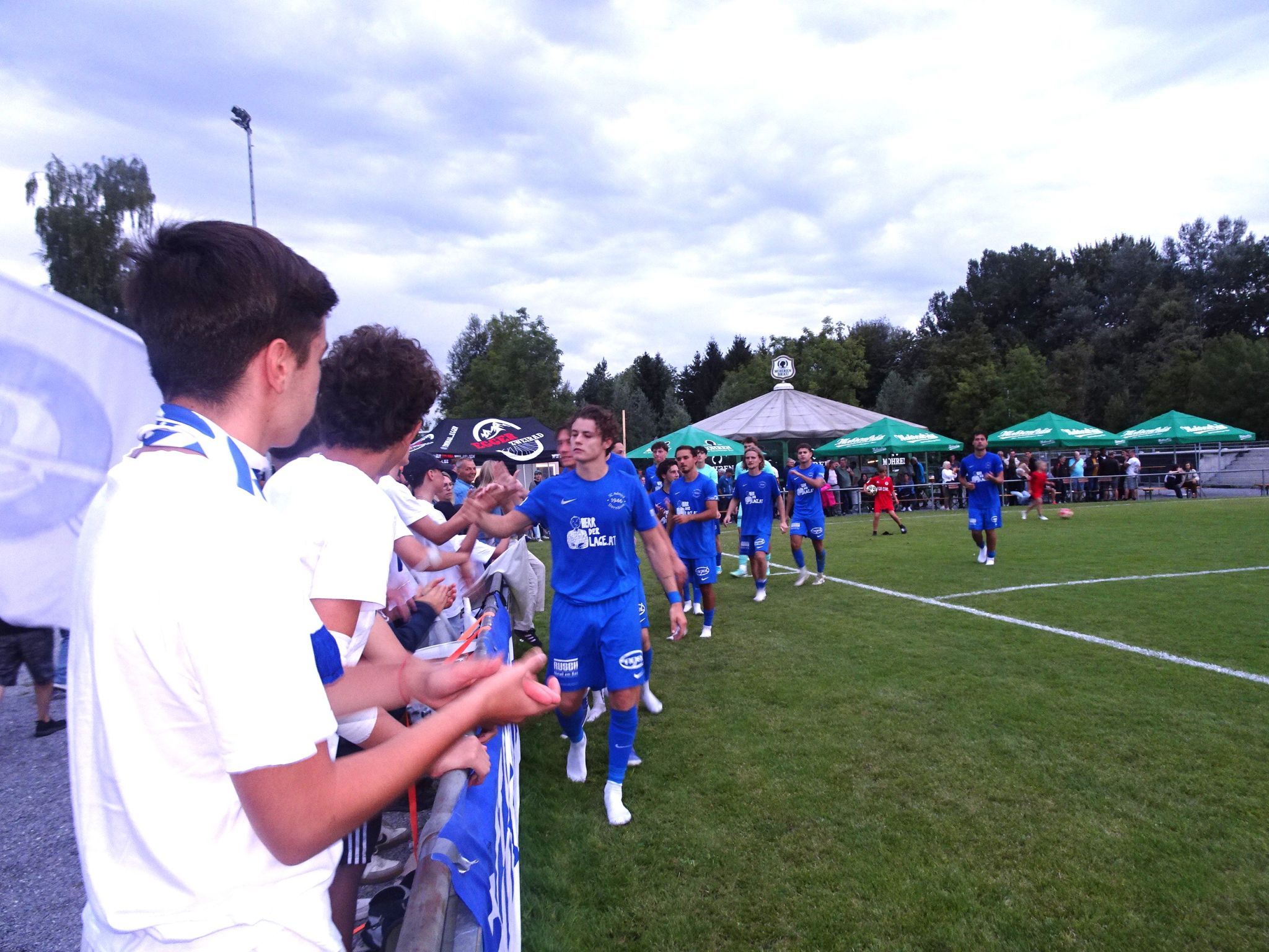 Am Samstag hatten Fans und Team beim ersten Saisonsieg allen Grund zum Jubeln.