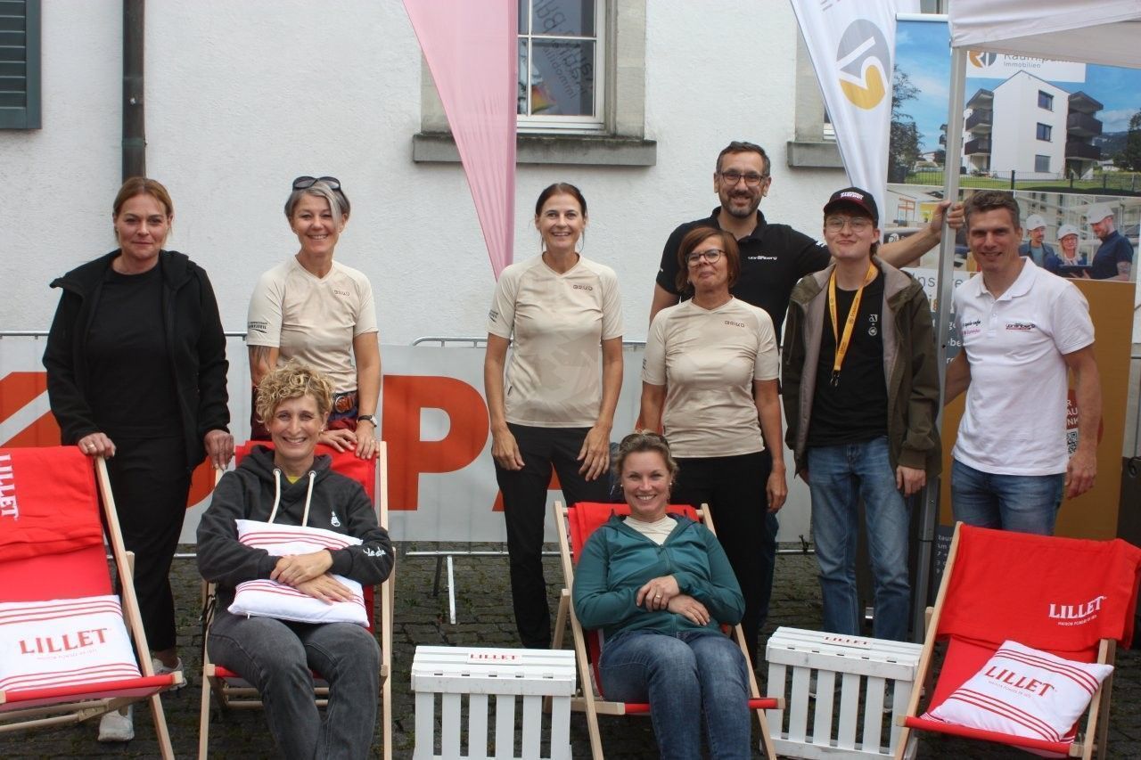VIP-Mitarbeiterteam mit Chefin Caroline Merlin (l.vorne).