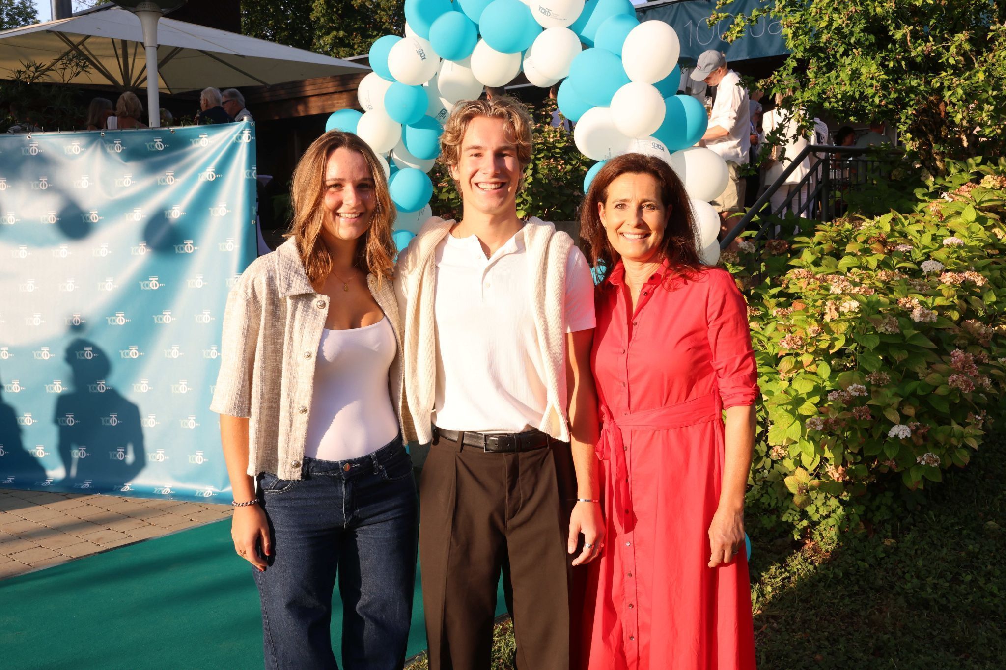 Emma Bertoll, Kontantin und Mama Bärbel Juen.