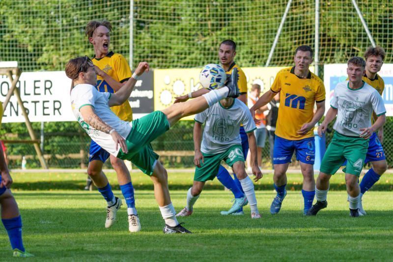 Zwei späte Tore bringen FC Wolfurt Aufstieg