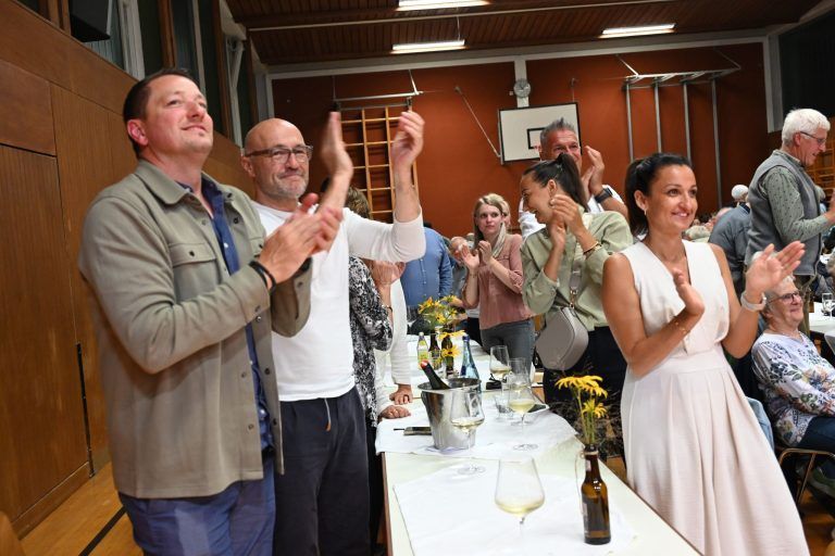Ein Haus der Gastfreundschaft und Begegnung: Die Gäste brachten ihre Wertschätzung mit Standing Ovations entgegen.