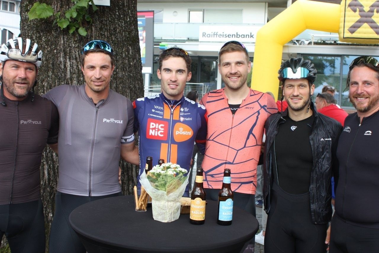 Die Ski und Radstars unter sich: Christian Hirschbühl, Matthias Brändle.