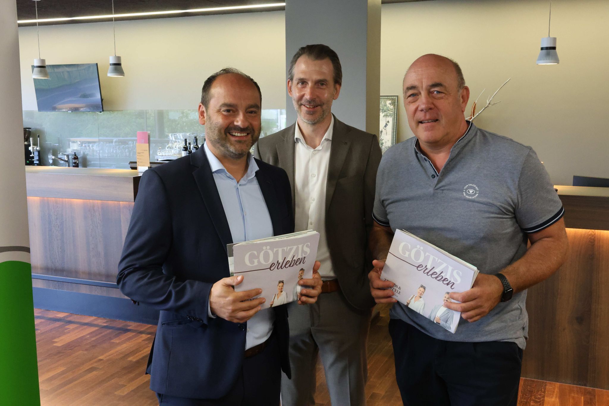 Angelo Sonderegger und Uli Knoll (beide Raiba), Oliver Vith (Küchenwerkstatt).