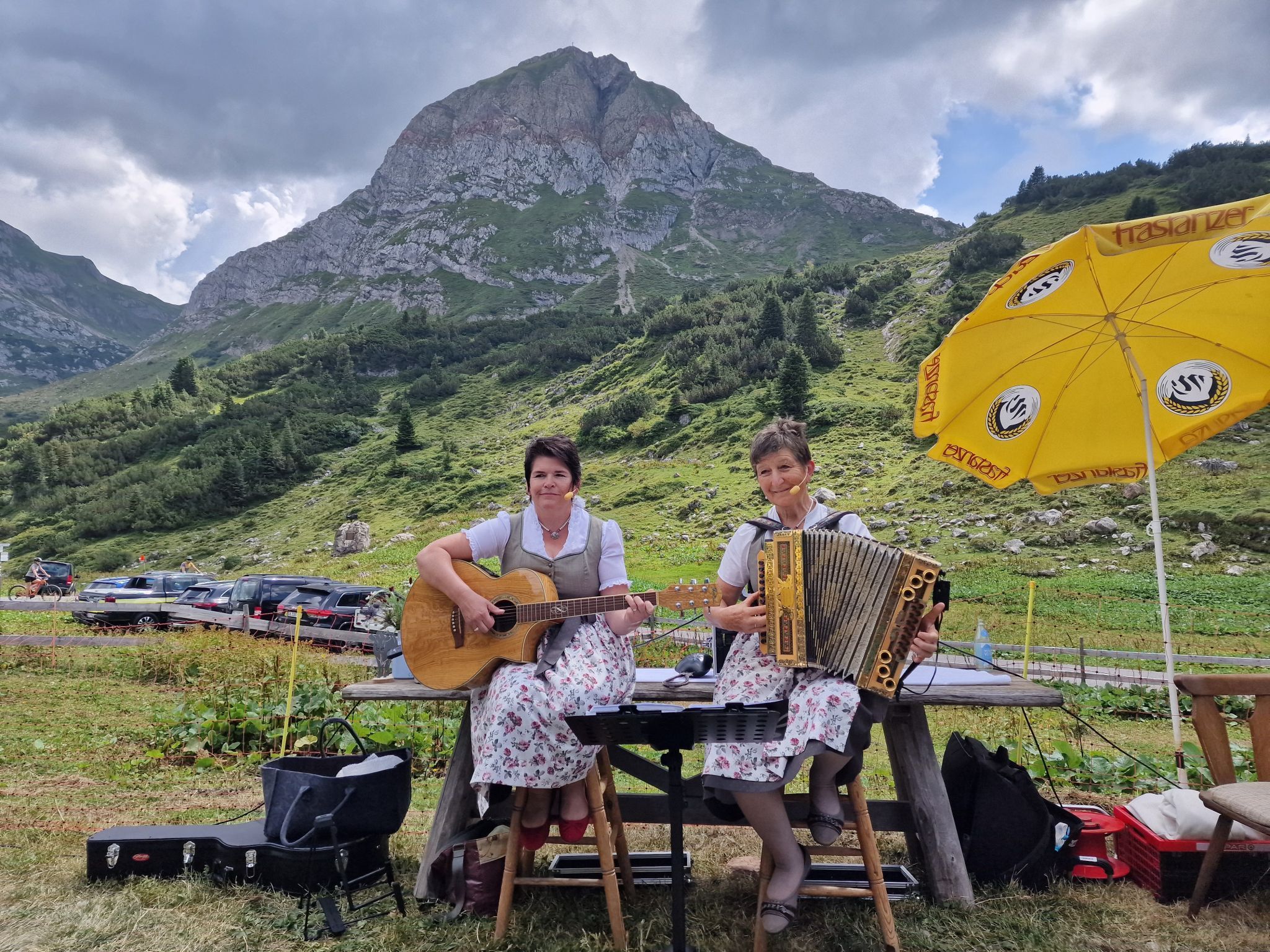 Zahlreiche Besucher nutzten den Feiertag für einen Ausflug auf die Alpe Formarin (Bildergalerie)