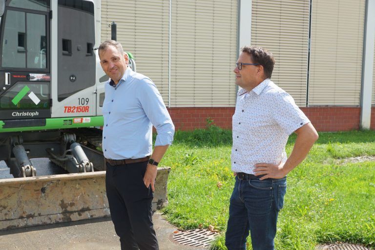 Erste Bauetappe für Schulcampus gestartet: Bürgi Andreas Kresser mit Vize Stefan Fischnaller