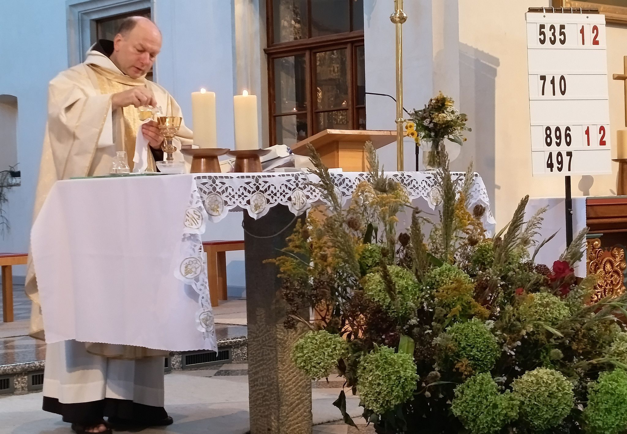 Pater Makary feierte seine erste Messe im Franziskanerkloster Dornbirn.