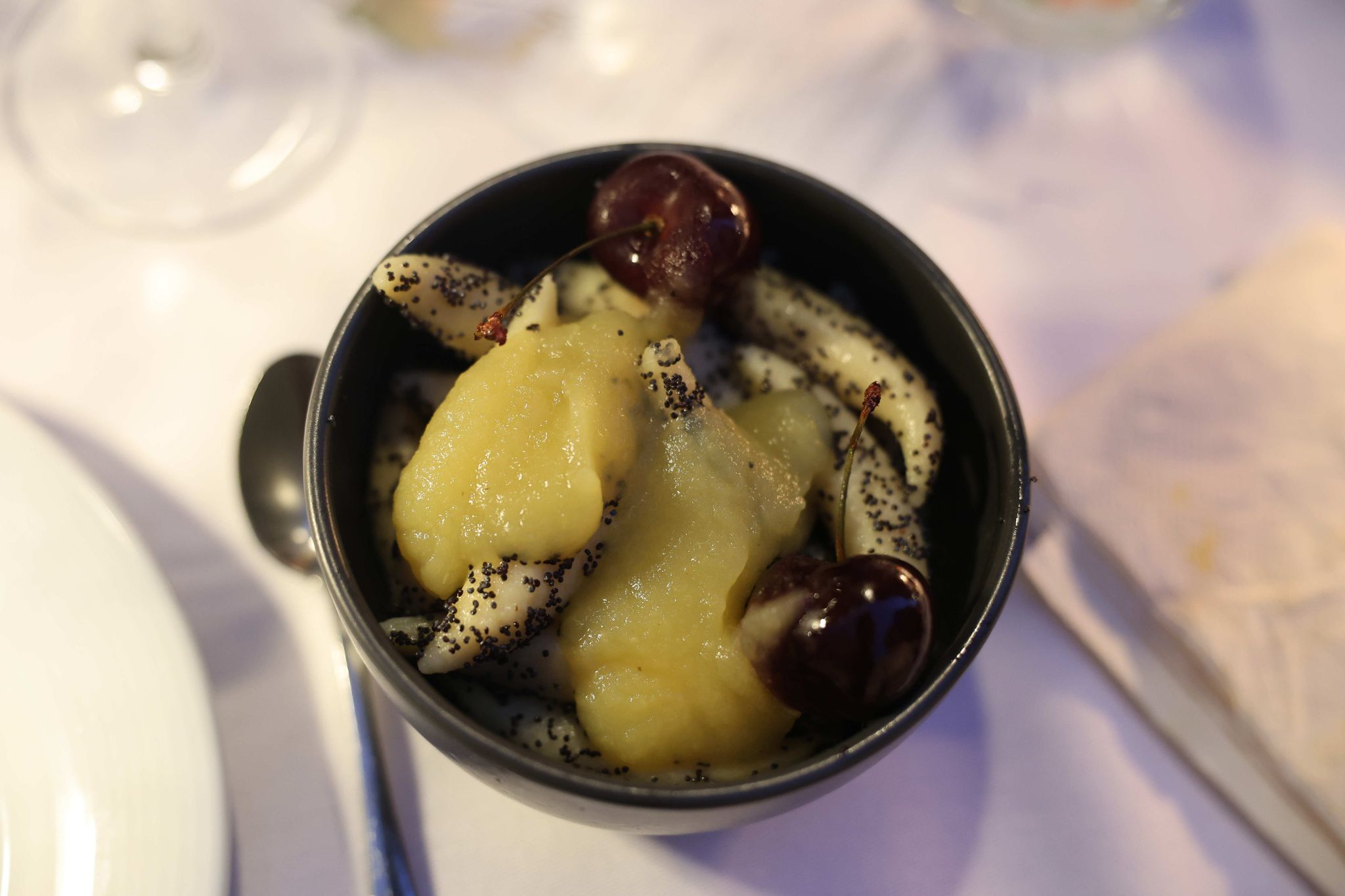 Mini-Mohnnudeln, Apfelmus und Bodenseekirchen).