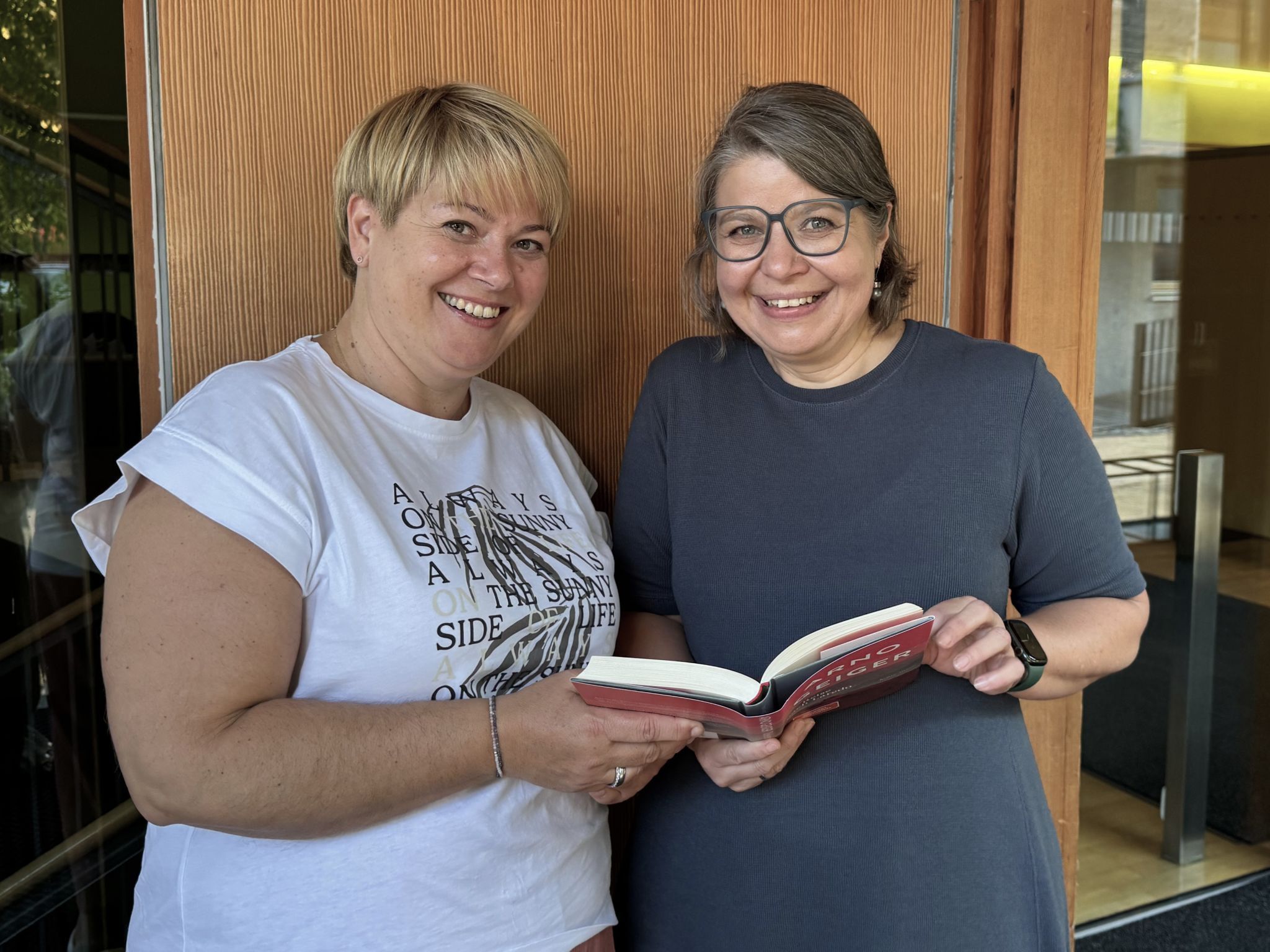 Elke Albrecht und Carmen Ritter-Gmeiner (Tyrolia Buchhandlung Egg).