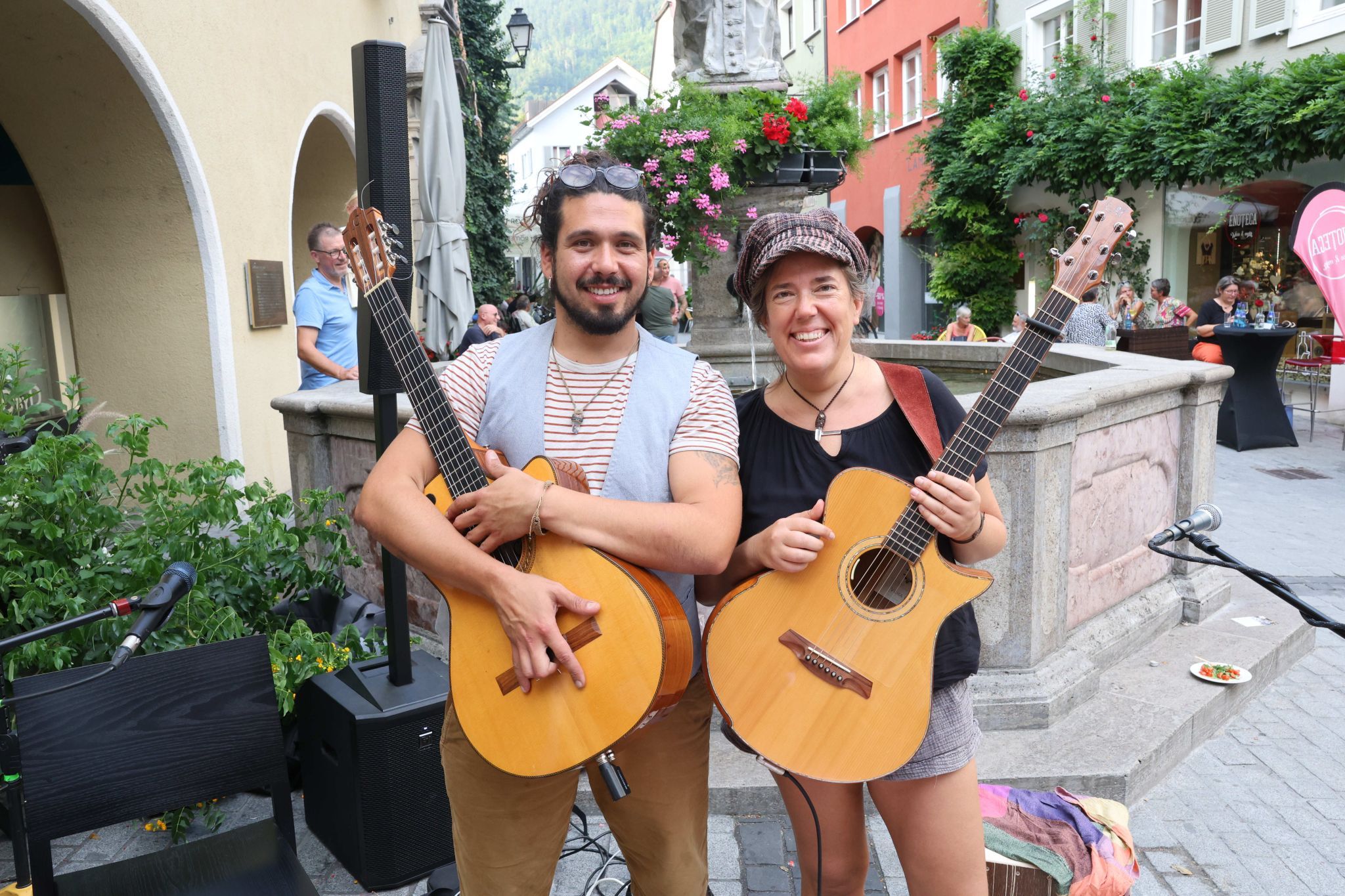 Matias Collantes und Mia Luz.