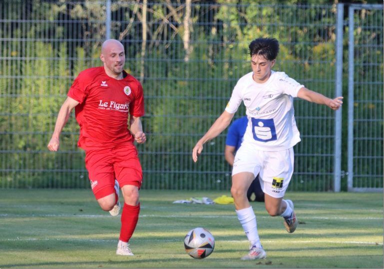 Julian Wießmeier (l.) spielt nun sensationell für den FC Dornbirn.