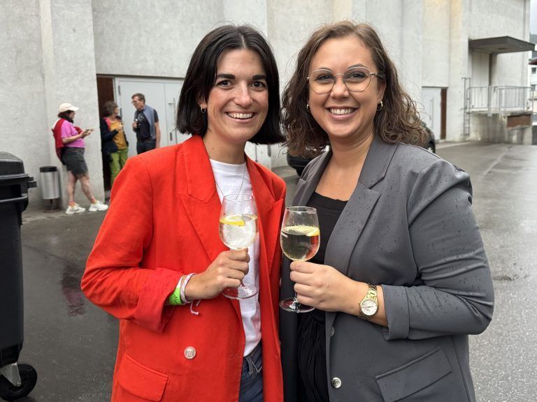 Kurzfilme aus aller Welt: Katharina Gartmann (WKV) und Vanessa Schobel (KHBG).