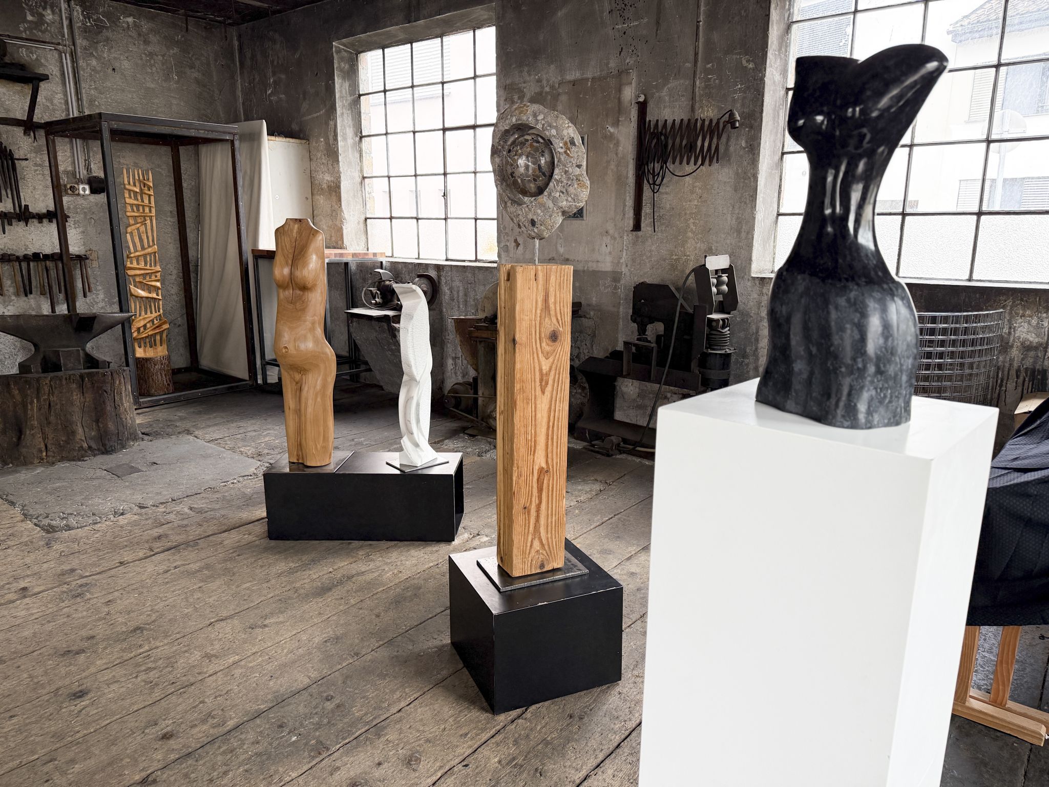 Weitere Kunstwerke Kressers standen in der Alten Schmiede