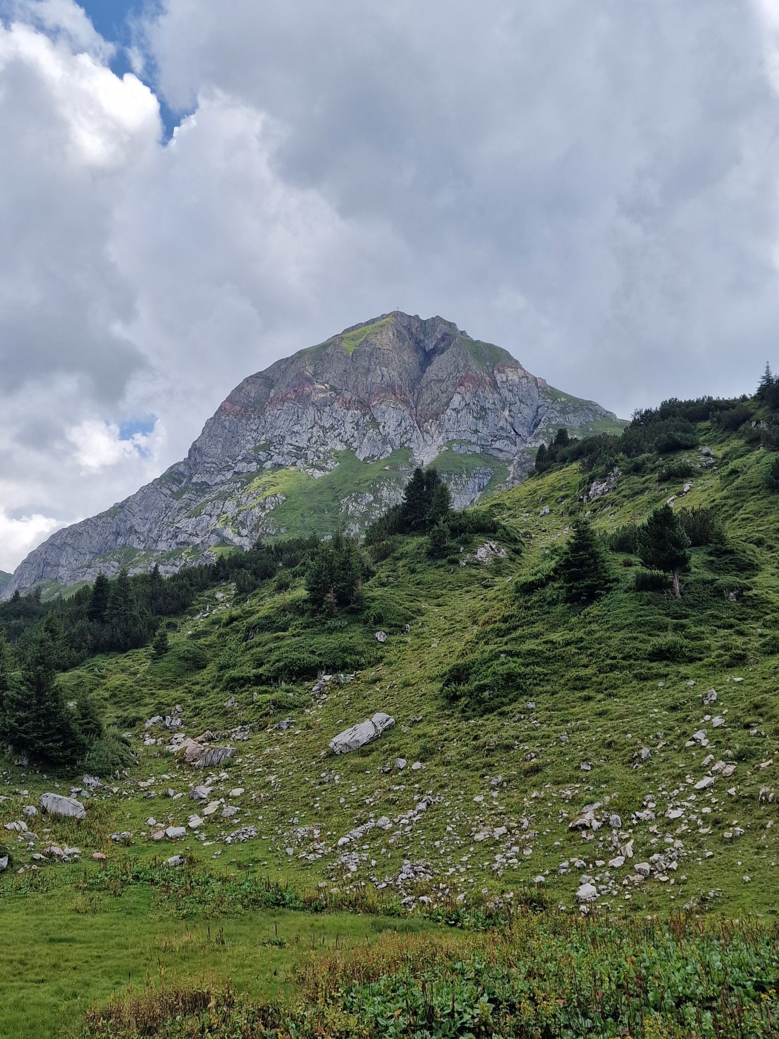 Zahlreiche Besucher nutzten den Feiertag für einen Ausflug auf die Alpe Formarin (Bildergalerie)