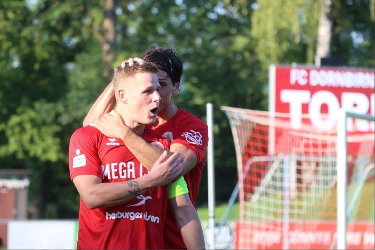 Vier Traumtore im ersten Sieg von FC Dornbirn: Tamas Herbaly traf zweimal in Schwarze.