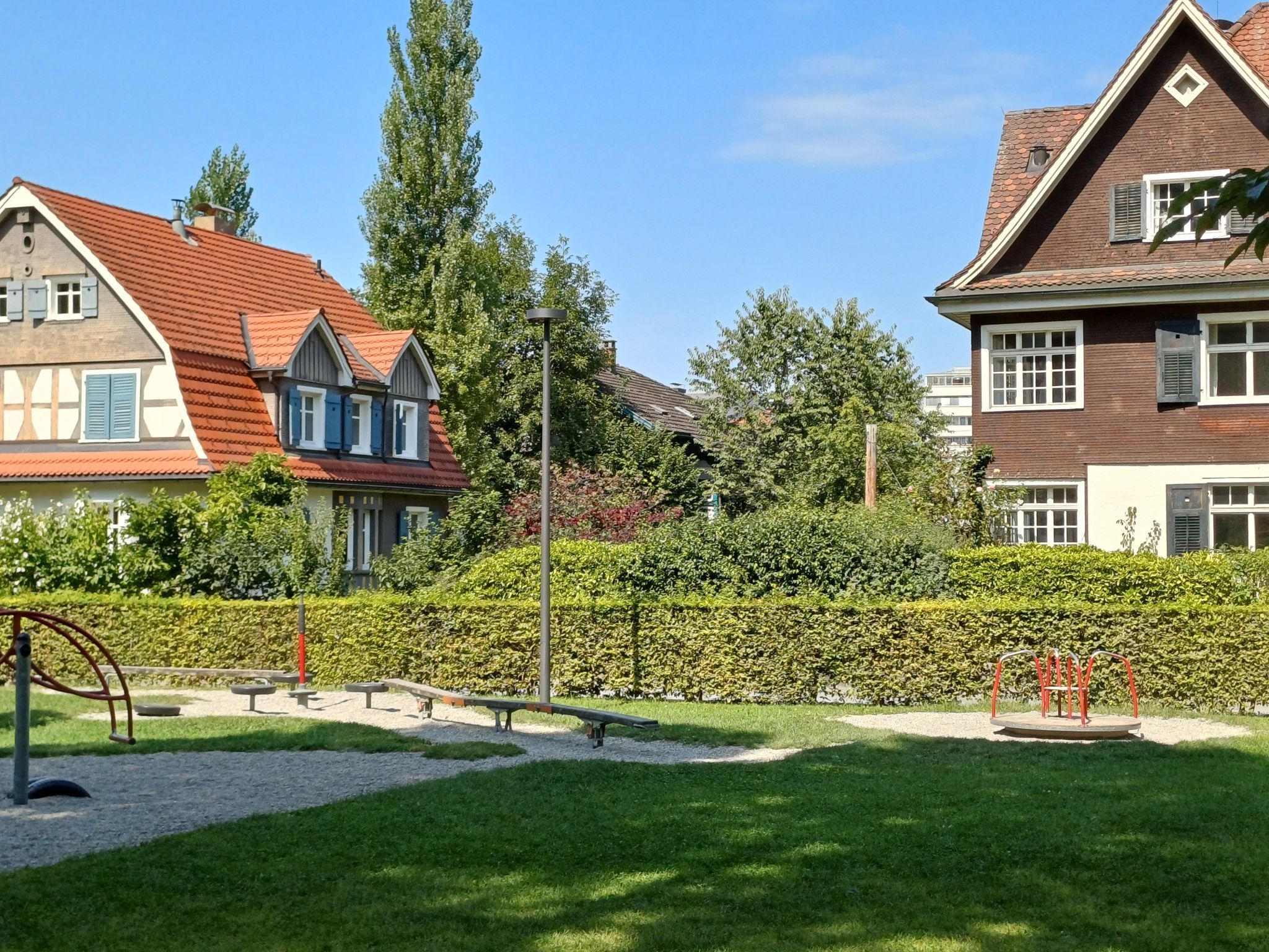 Ein Spielplatz soll für das Kinderrecht Spiel und Freizeit stehen.