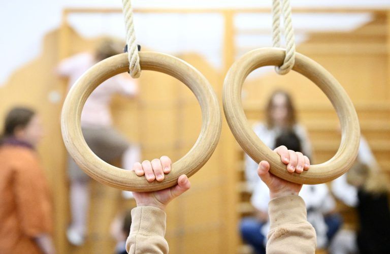 Betreuungslücke setzt Familien im Sommer unter Druck