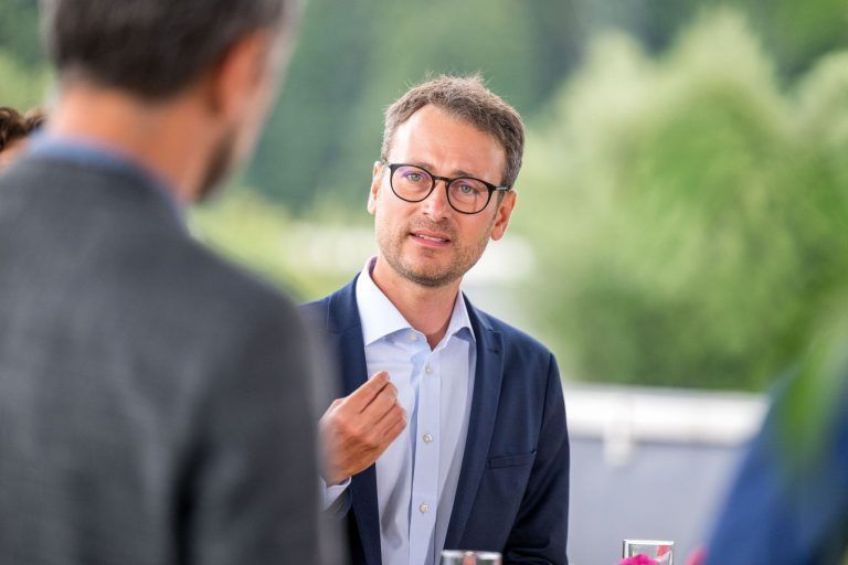 VN Sommergespräche: Die Grünen-Chefs Daniel Zadra und Eva Hammerer. Weiterer Interviewgast: ÖAMTC-VBG-Direktor Michael Kubesch