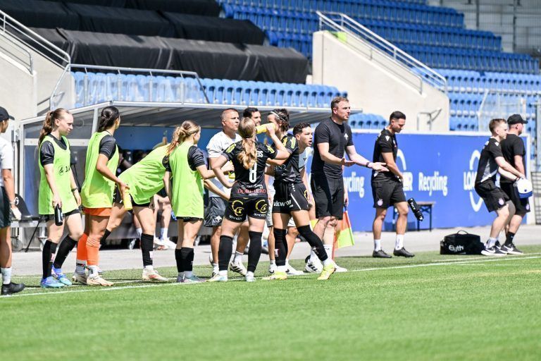 Trainer sieht Rot, Mannschaft verliert