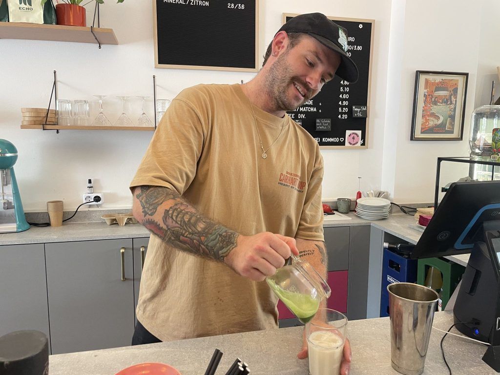 Trendgetränk Matcha: Was die weltweite Knappheit für  Gastronomen und Fans in Vorarlberg bedeutet