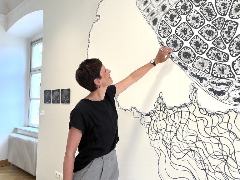 „Erdungen“, neue Kunstausstellung im Palais Liechtenstein, Kuratorin Bianca Maria Rovetta