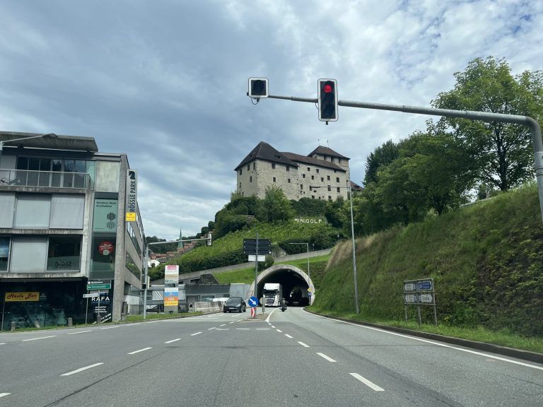 Neue Verkehrsführung wegen Baustelle an der Montfortbrücke in Feldkirch