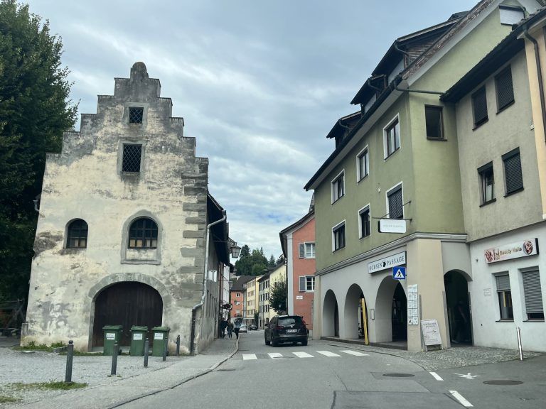 Neue Verkehrsführung wegen Baustelle an der Montfortbrücke in Feldkirch