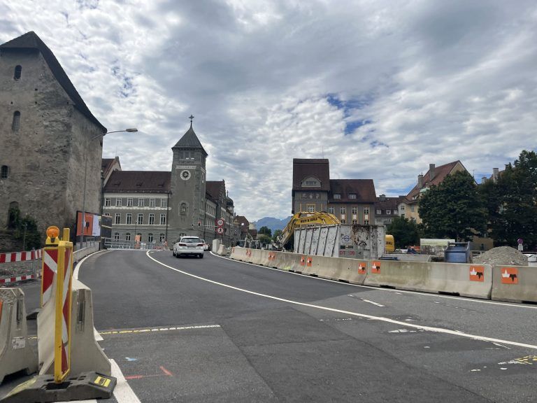 Neue Verkehrsführung wegen Baustelle an der Montfortbrücke in Feldkirch