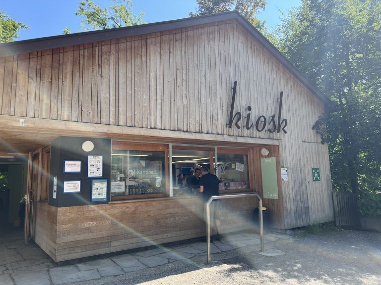 Zufahrt zum Wildpark über Churer Straße wieder geöffnet; Bewirtung Wildpark Kiosk