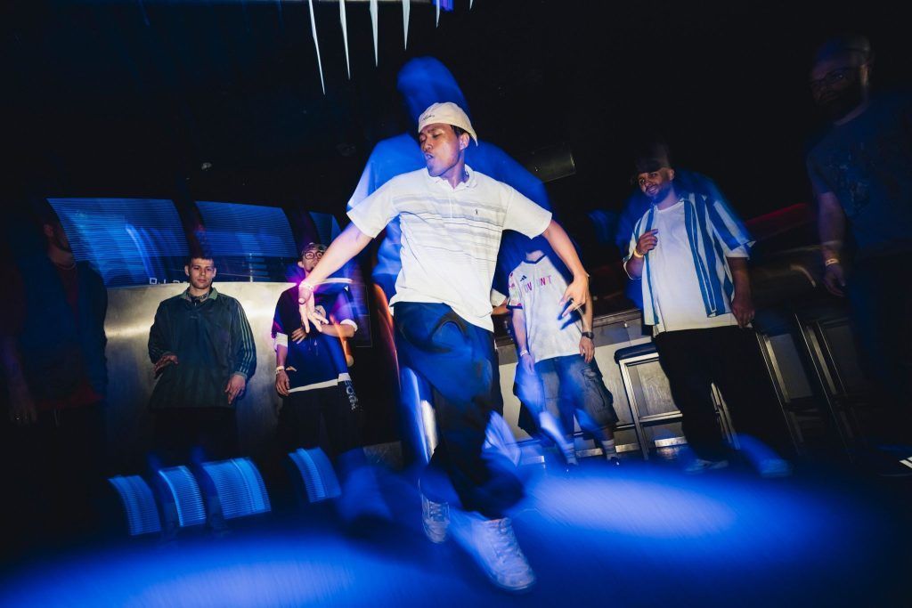 „Hier kann man so sein, wie man ist“ – Wayne aus Zwischenwasser tanzt sich ins Rampenlicht