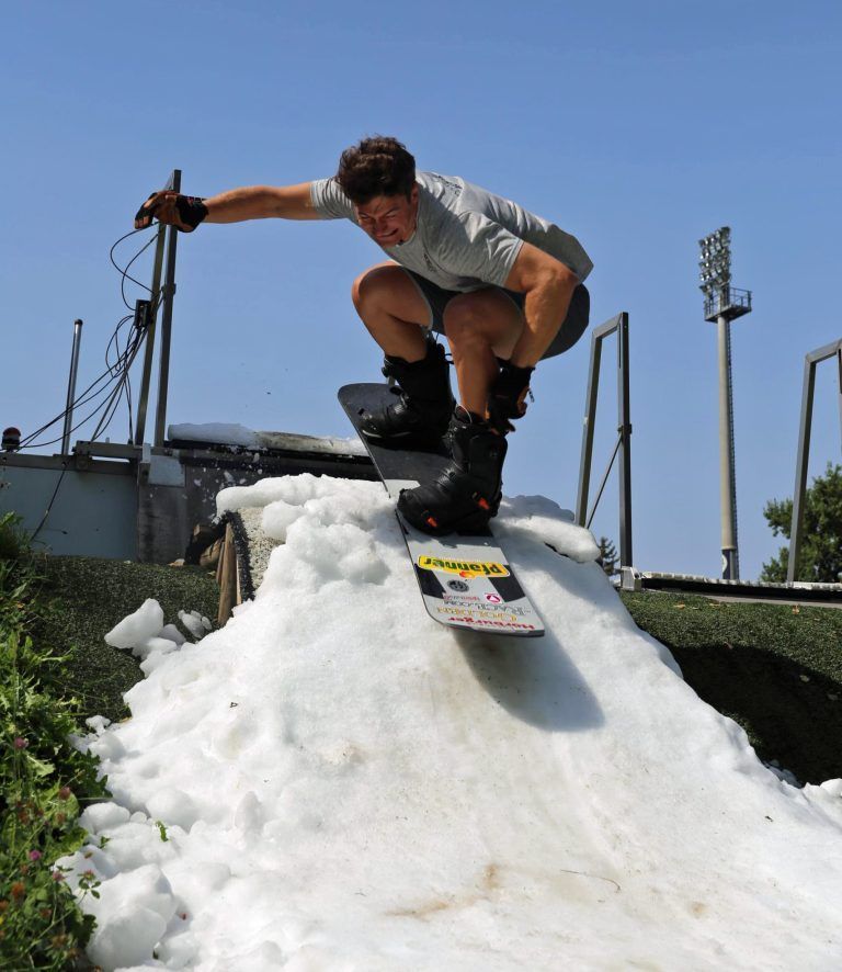 Snowboard