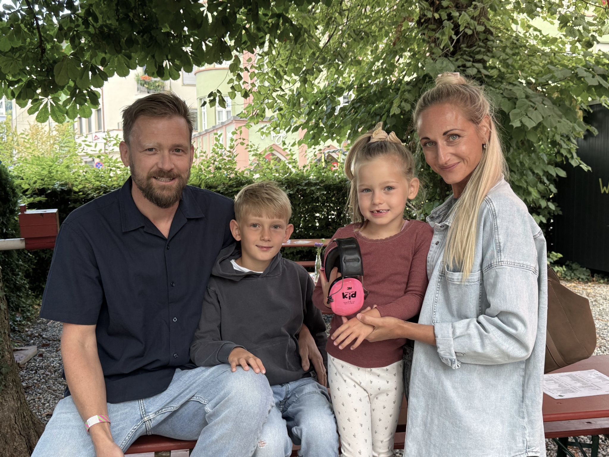 Stammgäste: Benjamin und Carina mit den Kids Theodor und Franka.