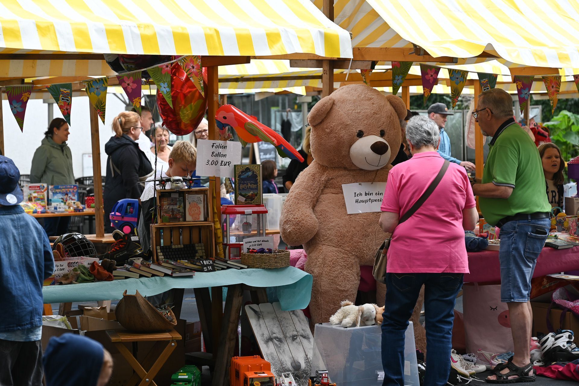 Der Kinderflohmarkt war am Samstagvormittag sehr gut besucht.