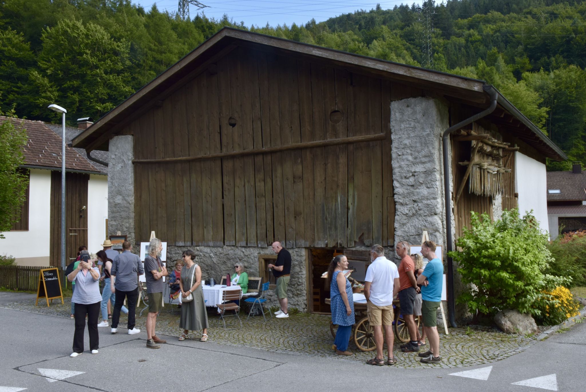 Das Sommeratelier entwickelt sich in Lorüns zu einem beliebten Treffpunkt.