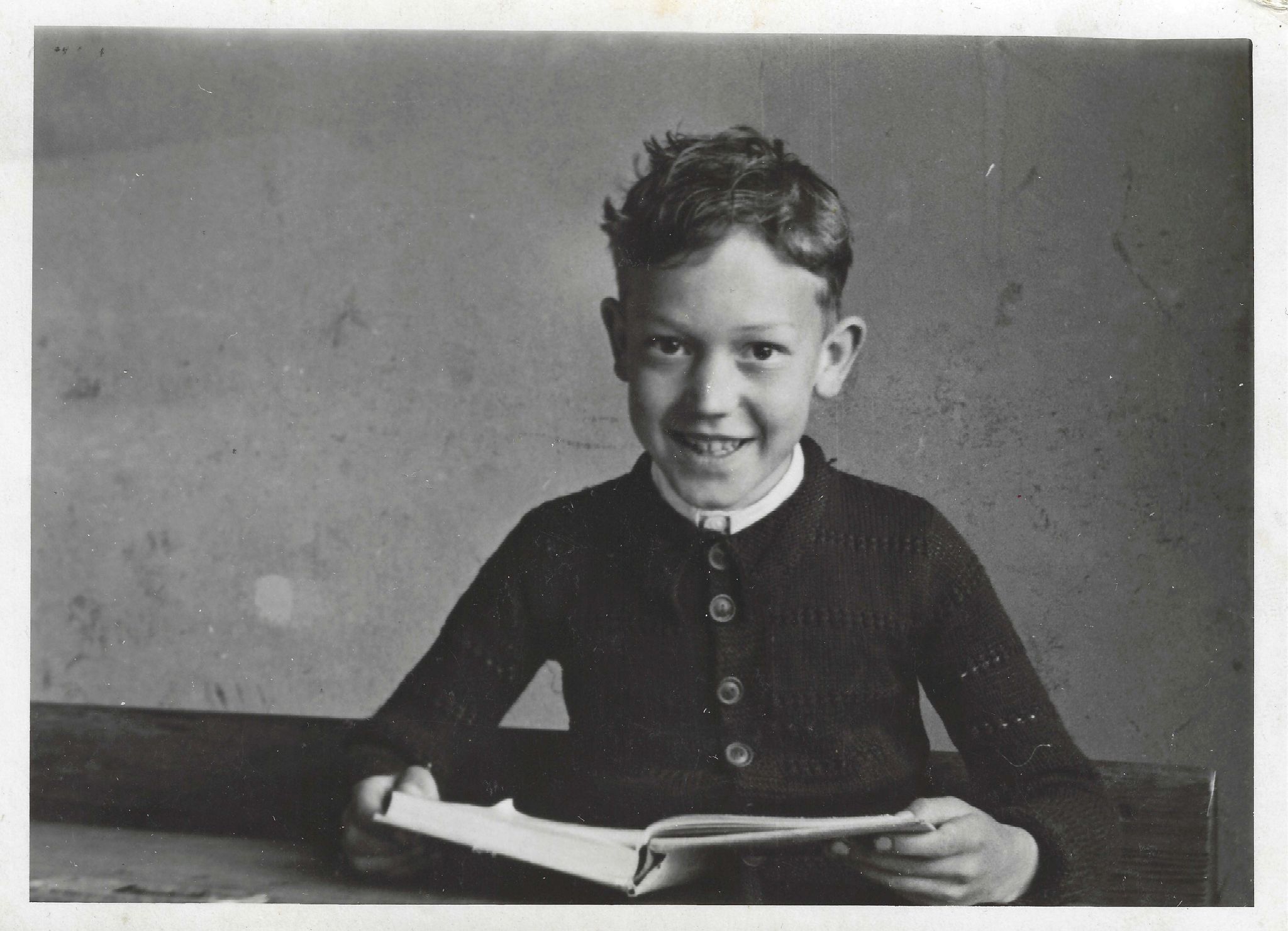 Der junge Walter Gasser als Schulbub in der Mehrerau - bereits damals mit seinem charakteristischen Lächeln