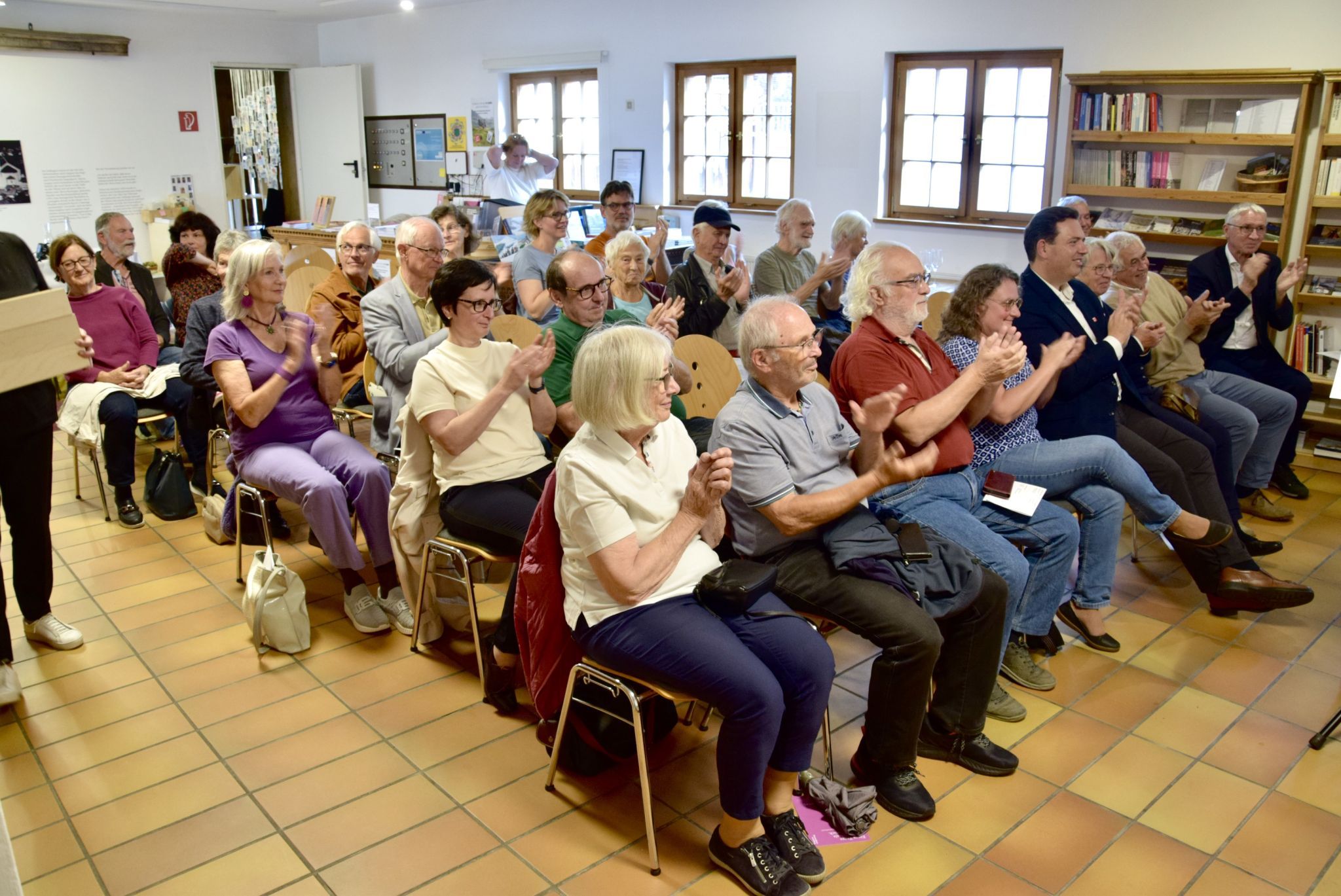 Eine Freude war es dem Publikum, dem Ensemble Coloraturen beim Konzert im Heimatmuseum in Schruns zuzuhören.