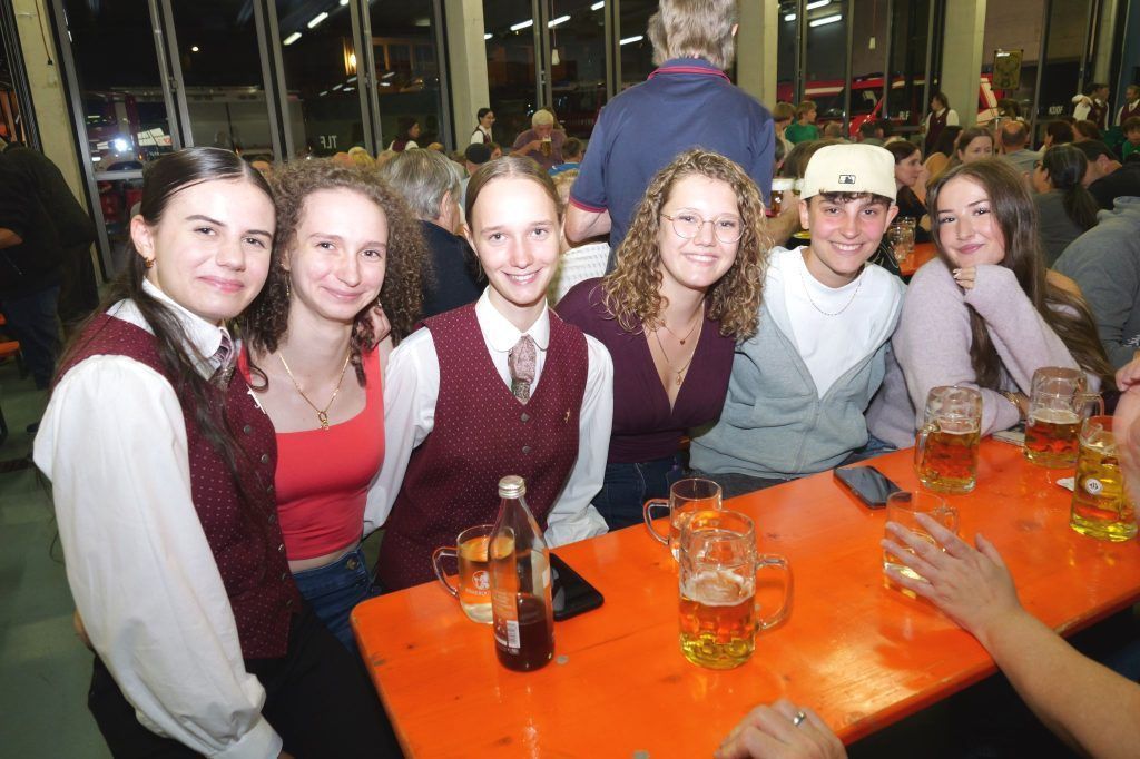 Nachwuchsmusik begeisterten beim Platzkonzert