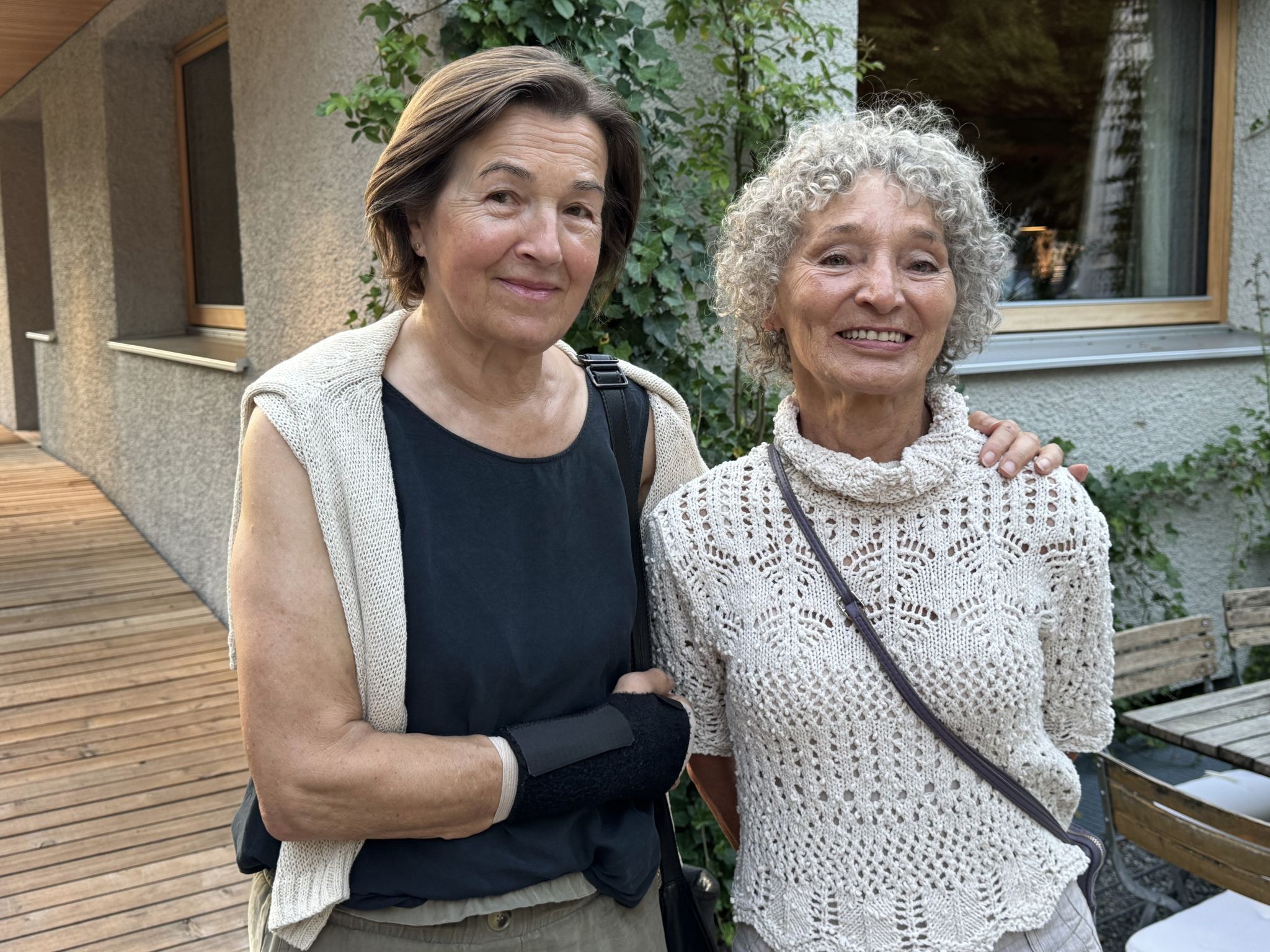 Trudi Jackel und Edith Rinner freuten sich auf die Lesung.
