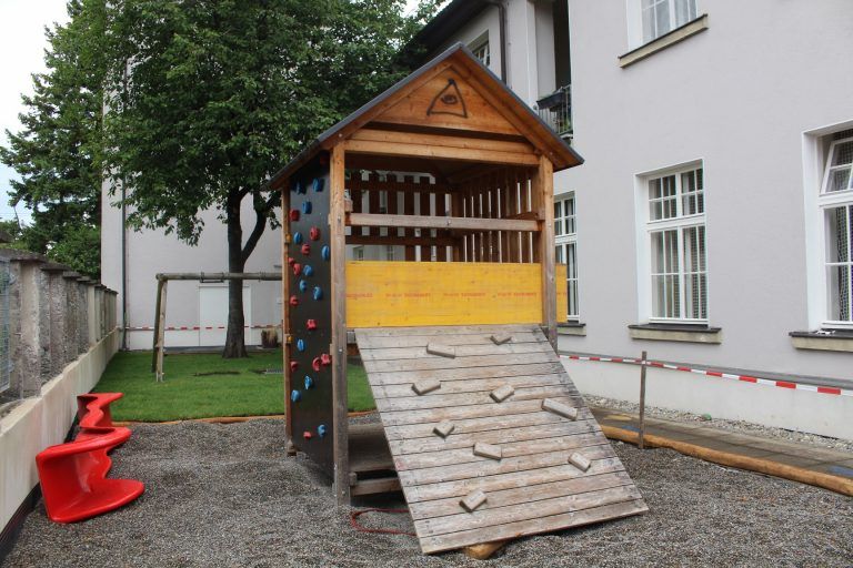 Saubere Sache – Kindi in der Seifenfabrik: Auch der Outdoor-Bereich ist weitgehend eingerichtet.