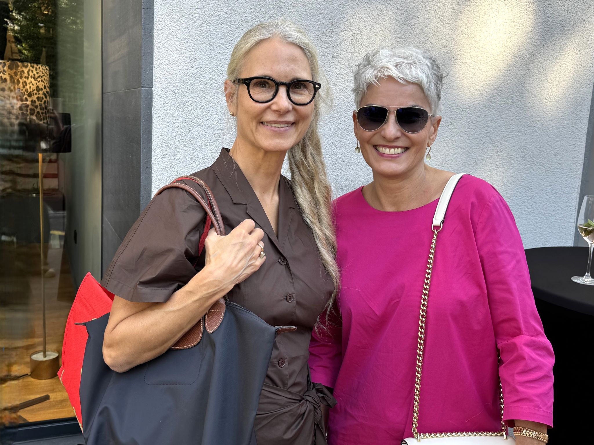 Sigrun Peller und Sabine Janssen (Janssen Optik).