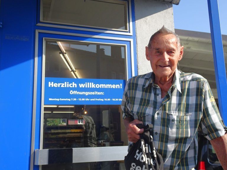 Hatler Milchlädele soll schließen: Für den 93-jährigen Josef Schwendinger wäre die Schließung ein großer Verlust.