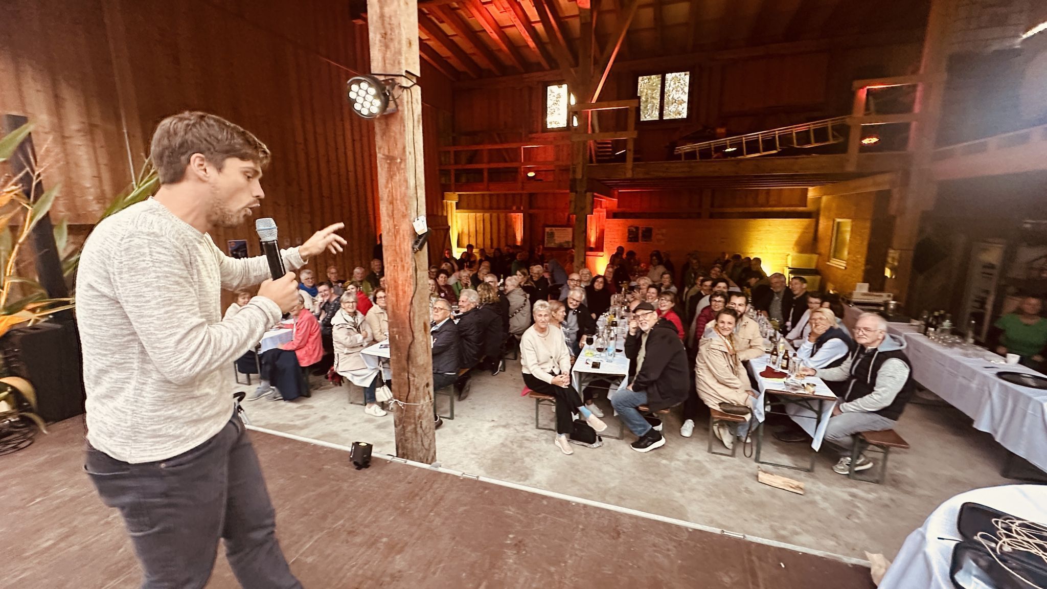 Gianni Zarriello brachte dem Publikum die Lustenauer etwas näher.