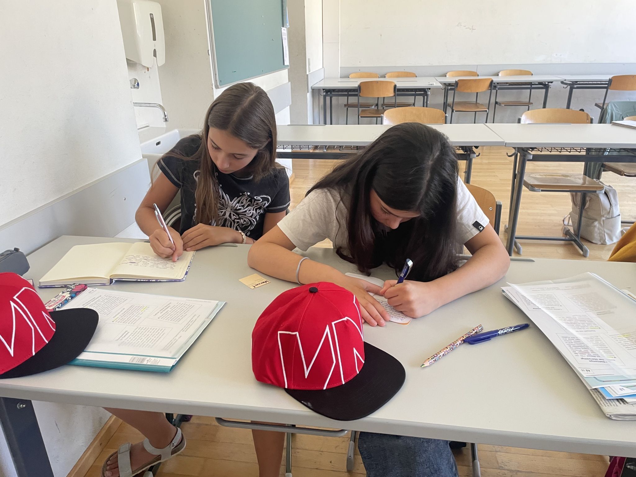 Die Schüler zeigen großes Engagement am Unterrichcht.