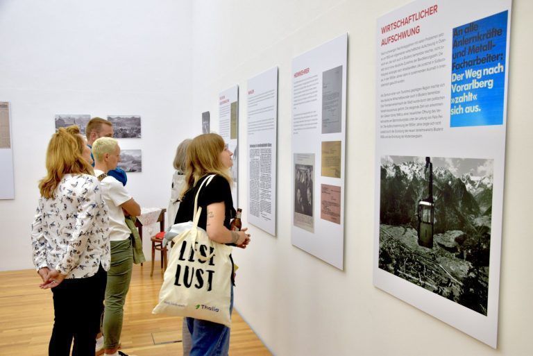 "Die Menschen litten wirkliche Not": Die Besucherinnen und Besucher tauchten in die Zeitgeschichte der Stadt Bludenz ein.