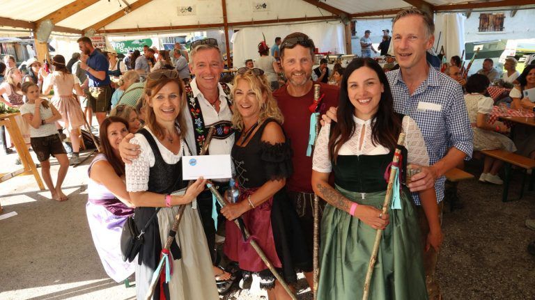 Kulinarik, Kurzweil und Bergerlebnis: "Wandervögel" Angelika Gächter, Axel Springer, Elke Kerber, Helmut Wäger, Sonja Breuß und Andreas Stückler.